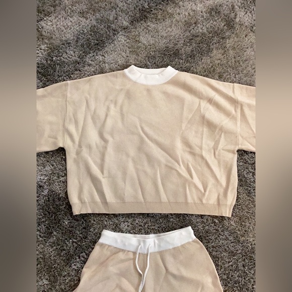 Beige Botany Other - Beige and White Casual Two Piece Lounge Set 🌷